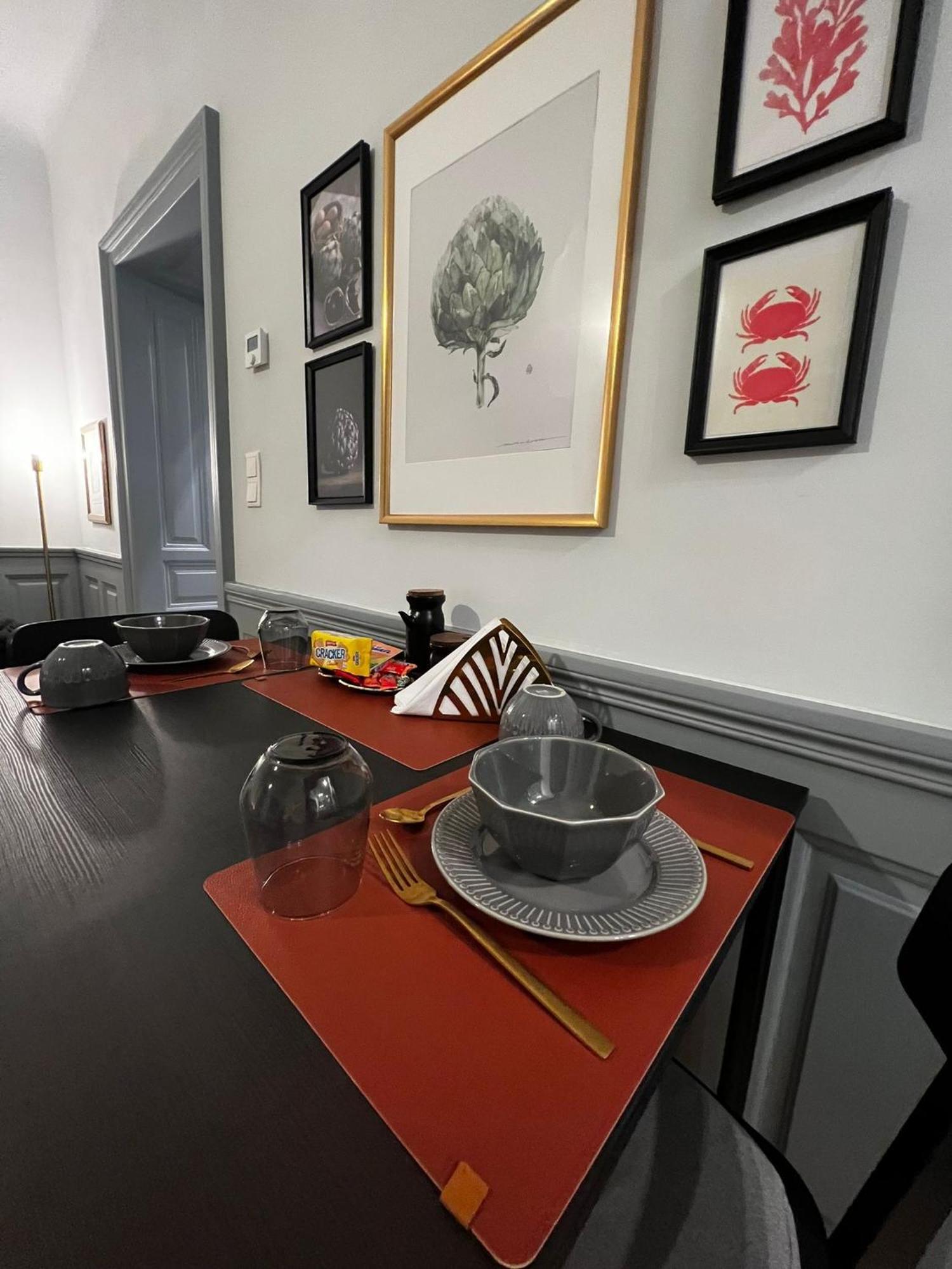 Authentic Viennese Living Apartment