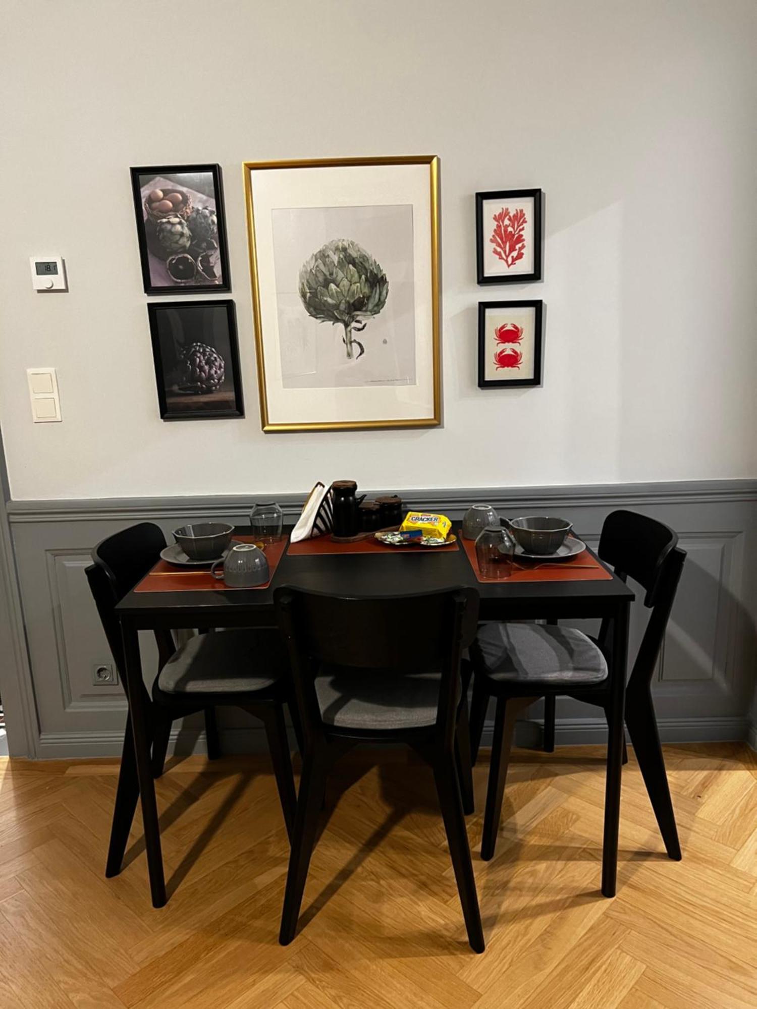 Authentic Viennese Living Apartment Vienna